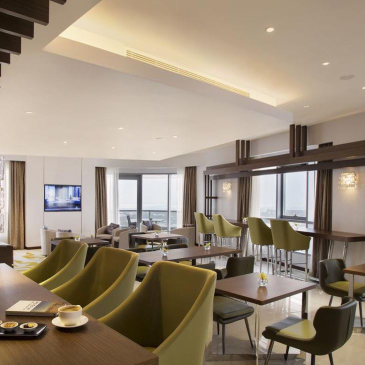 Paneling Dining Table PU Upholstery High Chair With S.s Legs For Star Hotel Restaurant